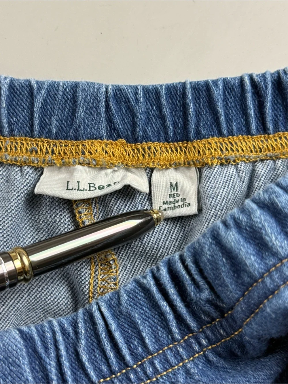 L.L. Bean Straight Leg Blue Denim Elastic Waist Pull-On Jeans Womens M